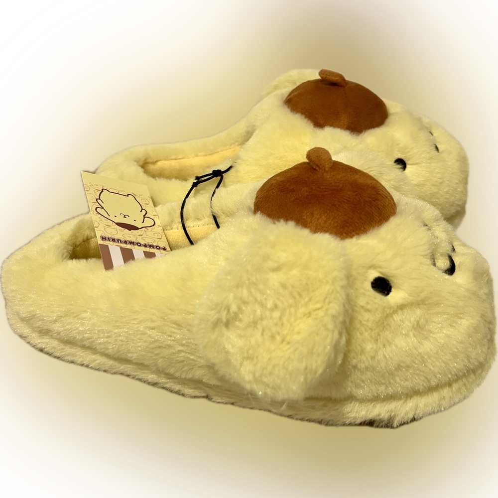 Pompompurin Hello Kitty & Friends Soft Fuzzy Women's Slippers Size 7-8 BNWT